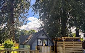 Macha 3 - Hot Tub-Perth-Pets-Family-Luxury-Cabin